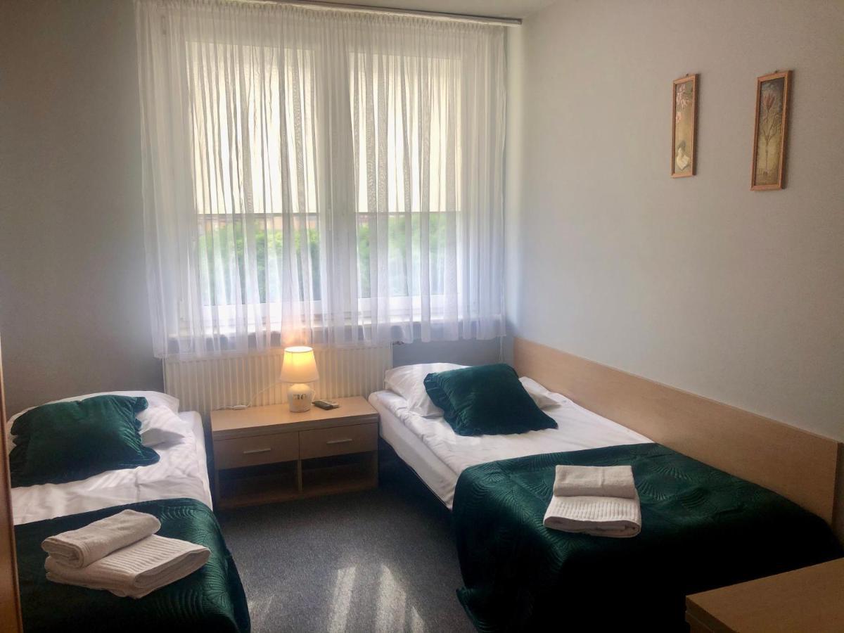 Sosnowe Zacisze Hotel Kleosin Buitenkant foto